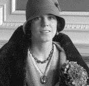 Estelle_Manville_(cropped)